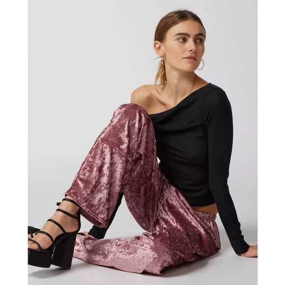 URBAN RENEWAL UO NWT Parties Remade Crushed Velvet Pieced Pant Rose Pink Sz M/L - Picture 3 of 8